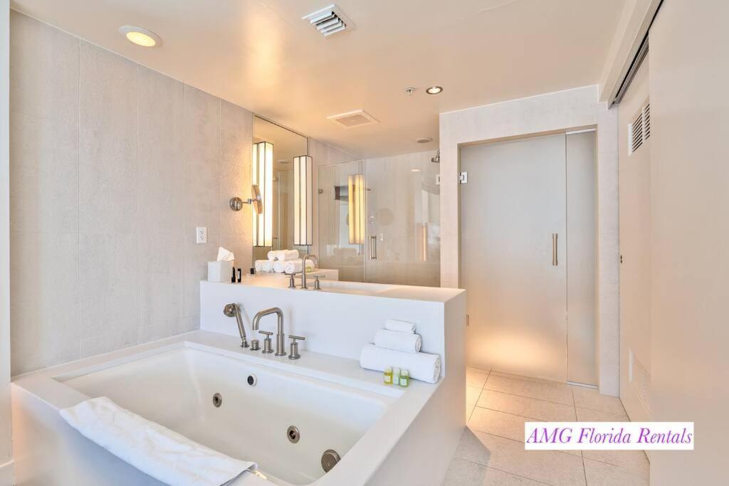 1 Bedroom With Ocean And City Views! Fort Lauderdale Kültér fotó